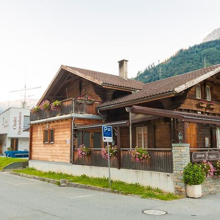 Ristorante Pensione Chalet Stazione Поскиаво Екстериор снимка