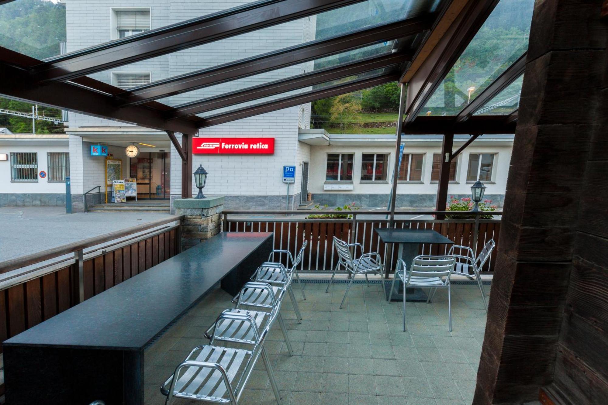 Ristorante Pensione Chalet Stazione Поскиаво Екстериор снимка