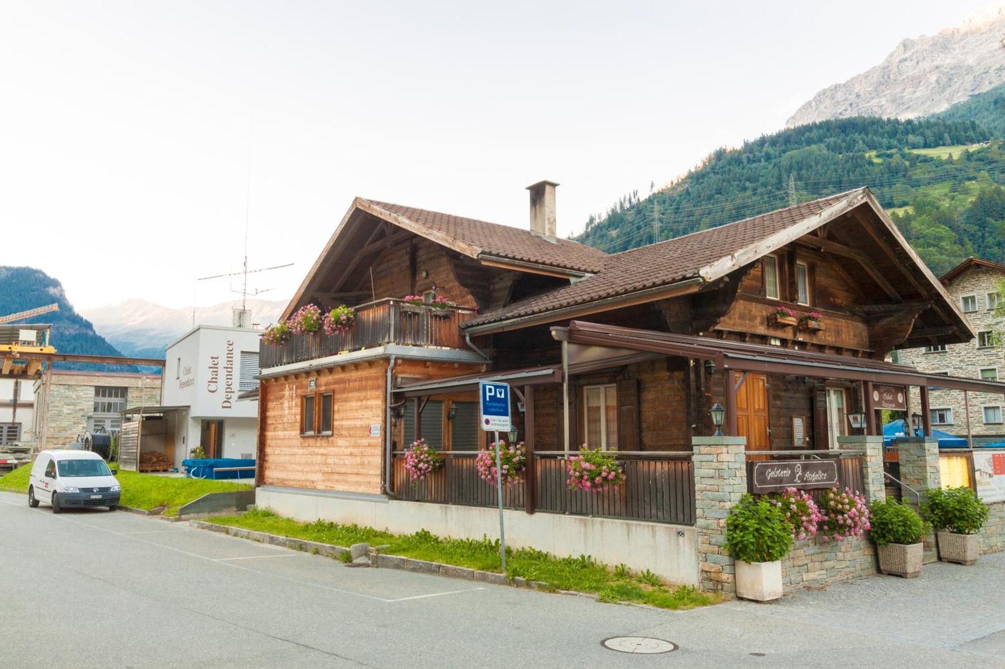 Ristorante Pensione Chalet Stazione Поскиаво Екстериор снимка