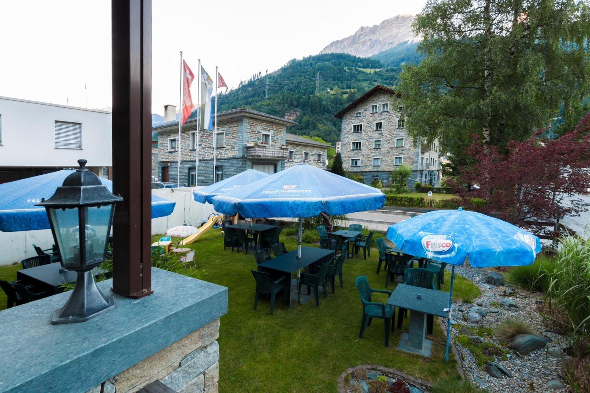 Ristorante Pensione Chalet Stazione Поскиаво Екстериор снимка