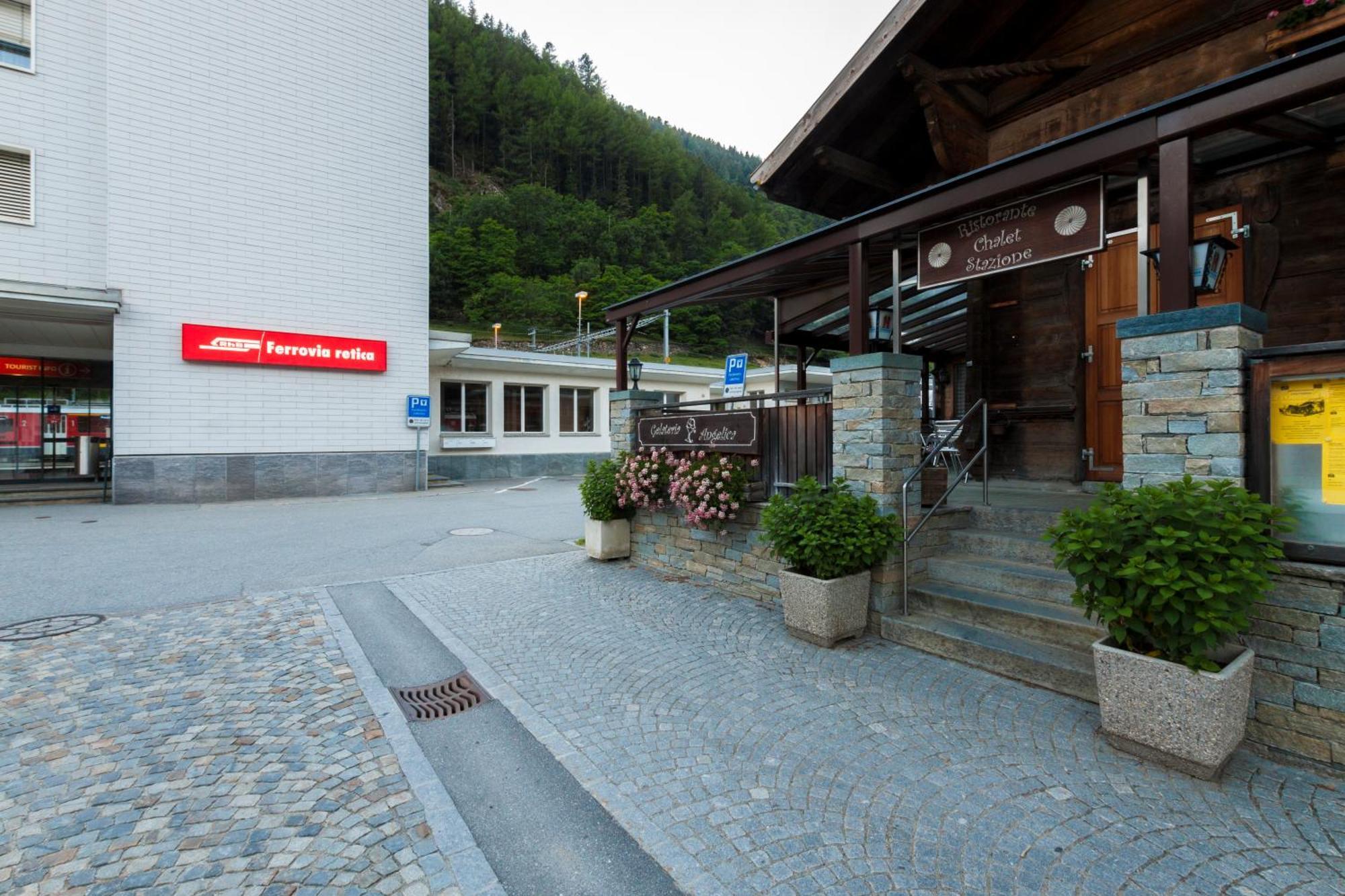 Ristorante Pensione Chalet Stazione Поскиаво Екстериор снимка