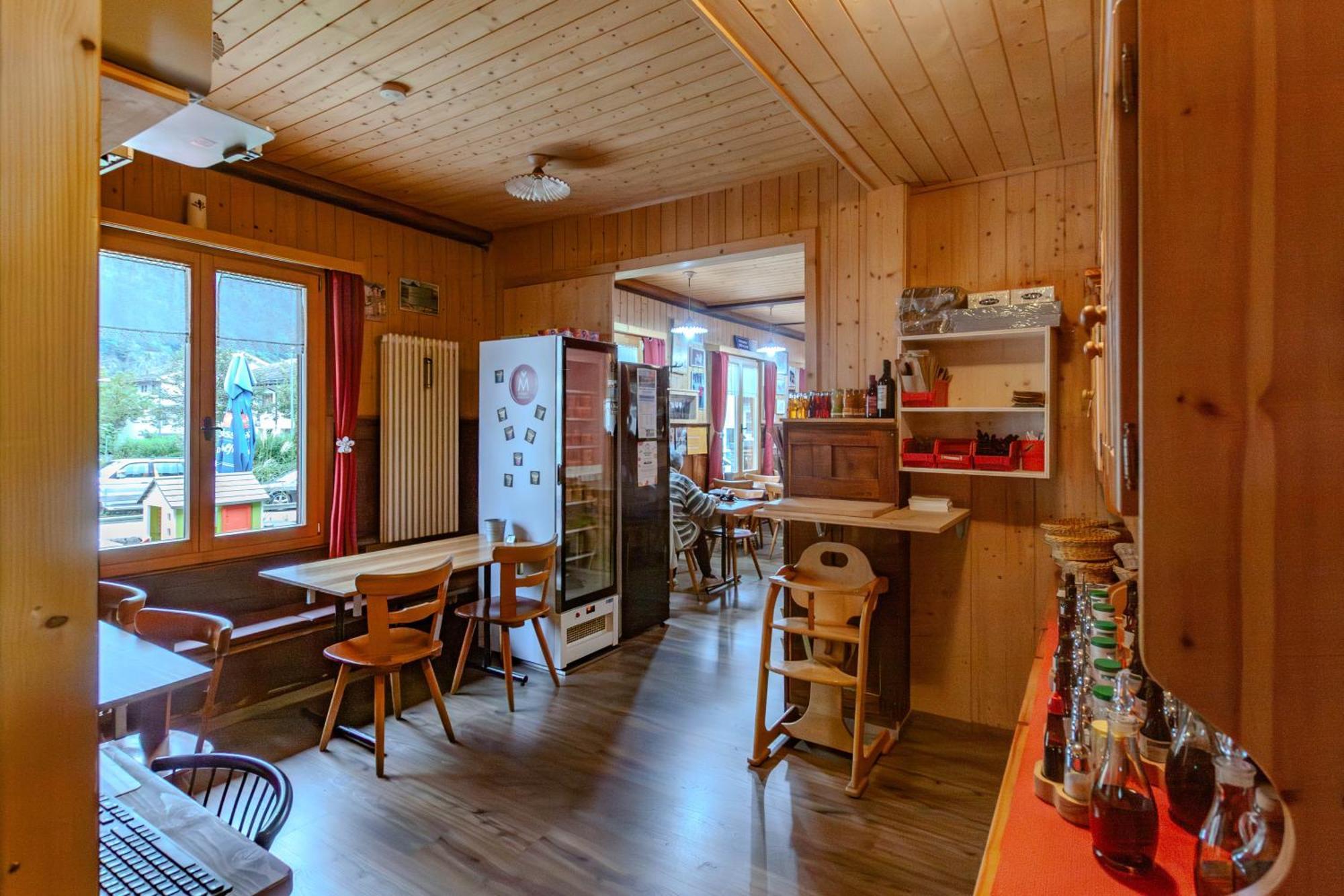 Ristorante Pensione Chalet Stazione Поскиаво Екстериор снимка